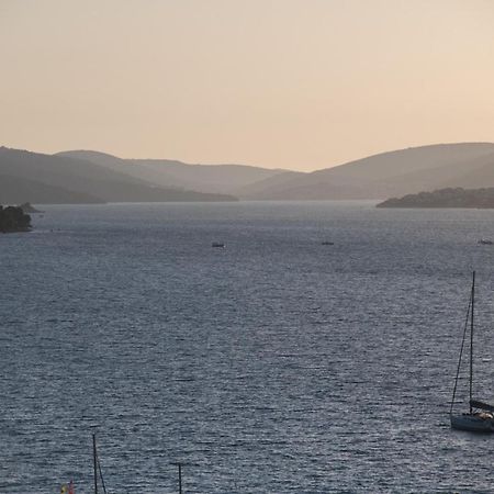 Brand New Aparment With Sea View & Swimming Pool At Ciovo - Villa Fiorentini Trogir Exterior foto